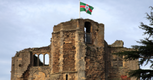 Ruins of Newark Castle with Nottinghamshire Flag flying over it